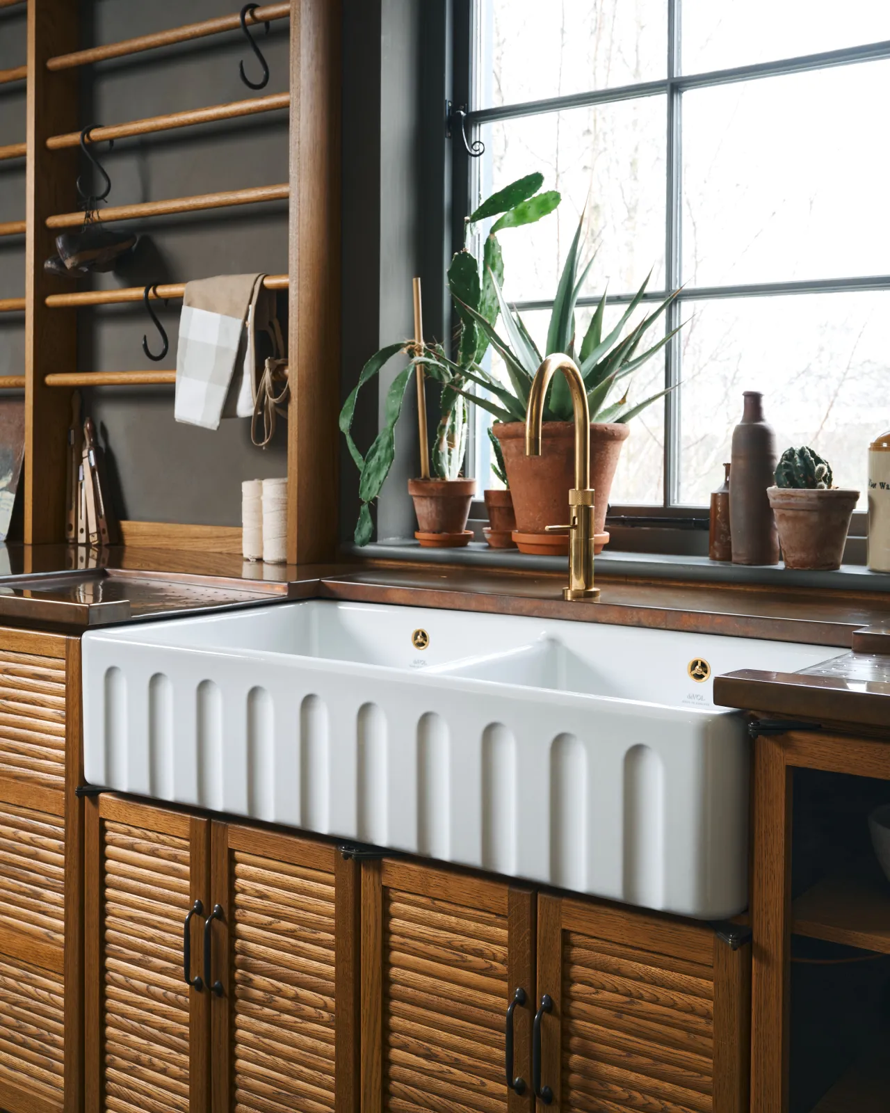 DeVOL 1000 Double Fluted Belfast Sink DeVOL Kitchens DeVOL 1000 Double Fluted Belfast Sink DeVOL Kitchens
